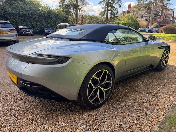 Used Aston Martin DB11 2018 for sale - 75566660: Photo 12