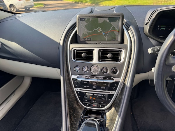 Used Aston Martin DB11 2018 for sale - 75566660: Photo 16
