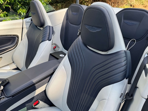 Used Aston Martin DB11 2018 for sale - 75566660: Photo 17