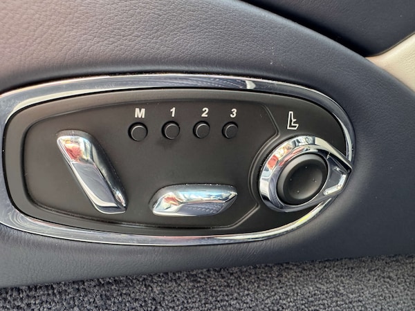 Used Aston Martin DB11 2018 for sale - 75566660: Photo 18