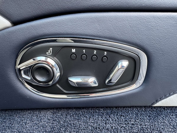 Used Aston Martin DB11 2018 for sale - 75566660: Photo 21