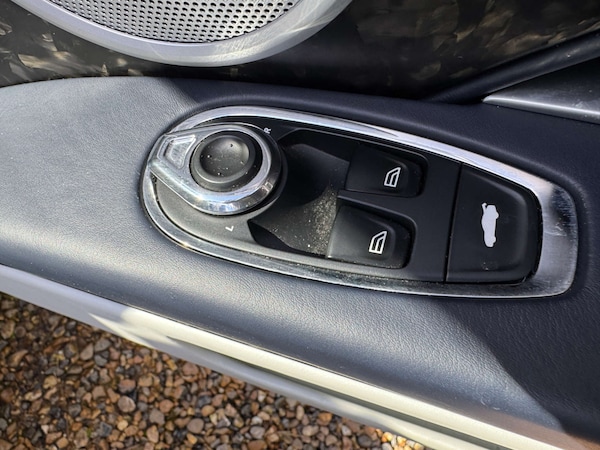 Used Aston Martin DB11 2018 for sale - 75566660: Photo 23