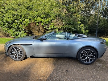 Used Aston Martin DB11 2018 for sale - 75566660: Photo