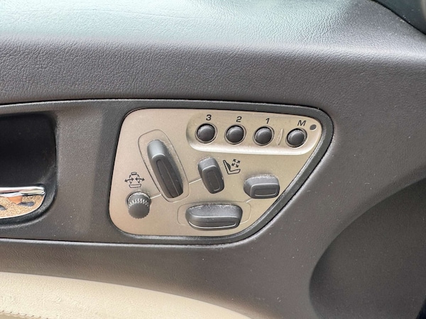 Used Jaguar XKR 2007 for sale - 76285153: Photo 14