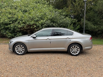 Used Volkswagen Passat 2015 for sale - 75647833: Photo