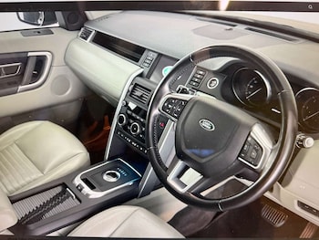 Used Land Rover Discovery Sport 2018 for sale - 79614764: Photo