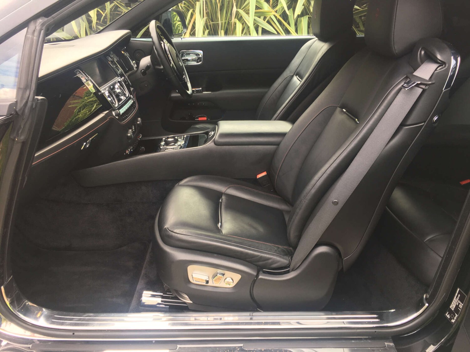 Used Rolls-Royce Wraith 2015 for sale - 76601219: Photo 43