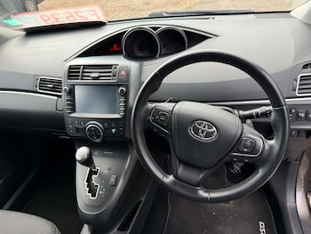 Used Toyota Verso 2016 for sale - 76271635: Photo