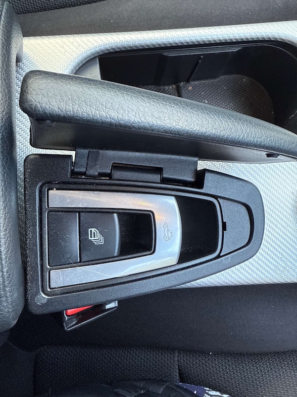 Used Mercedes-Benz SLC 2016 for sale - 75689232: Photo 16