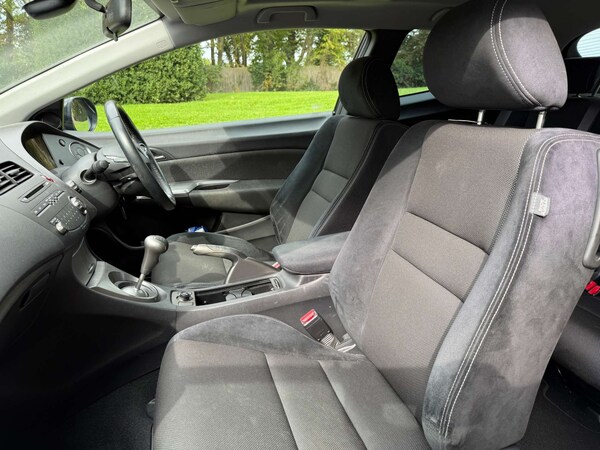 Used Honda Civic 2010 for sale - 76278041: Photo 16