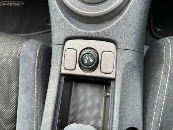 Used Honda Civic 2010 for sale - 76278041: Photo 18
