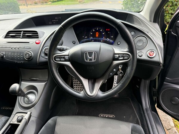 Used Honda Civic 2010 for sale - 76278041: Photo 20