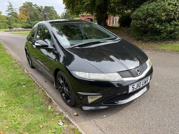 Used Honda Civic 2010 for sale - 76278041: Photo 2
