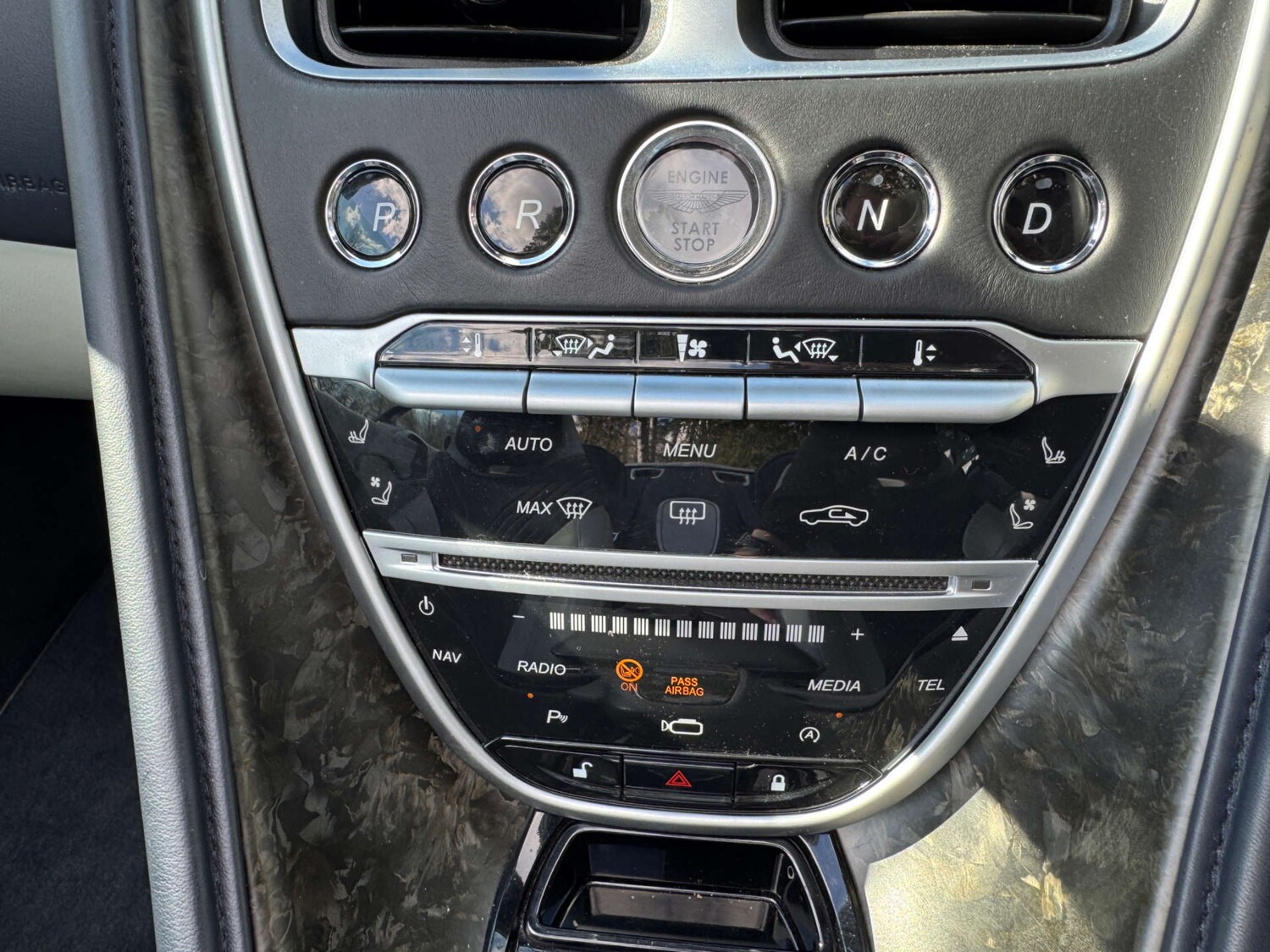 Used Aston Martin DB11 2018 for sale - 76601260: Photo 28