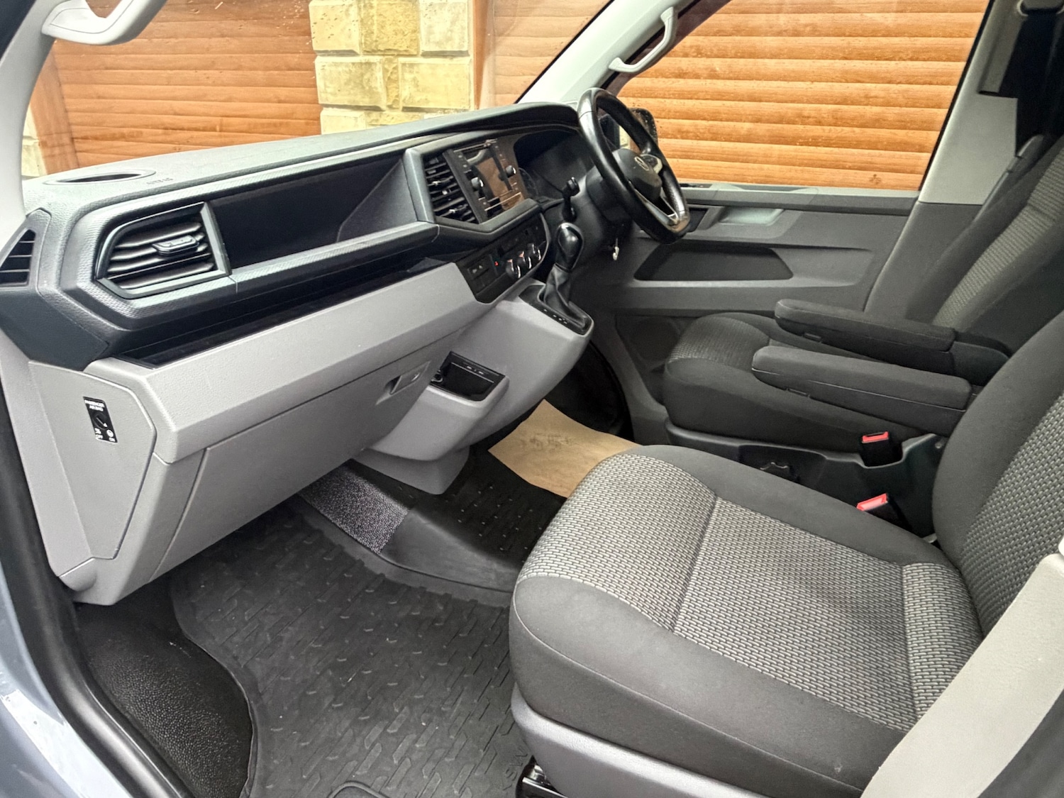 Used Volkswagen Transporter 2022 for sale - 76552578: Photo 9