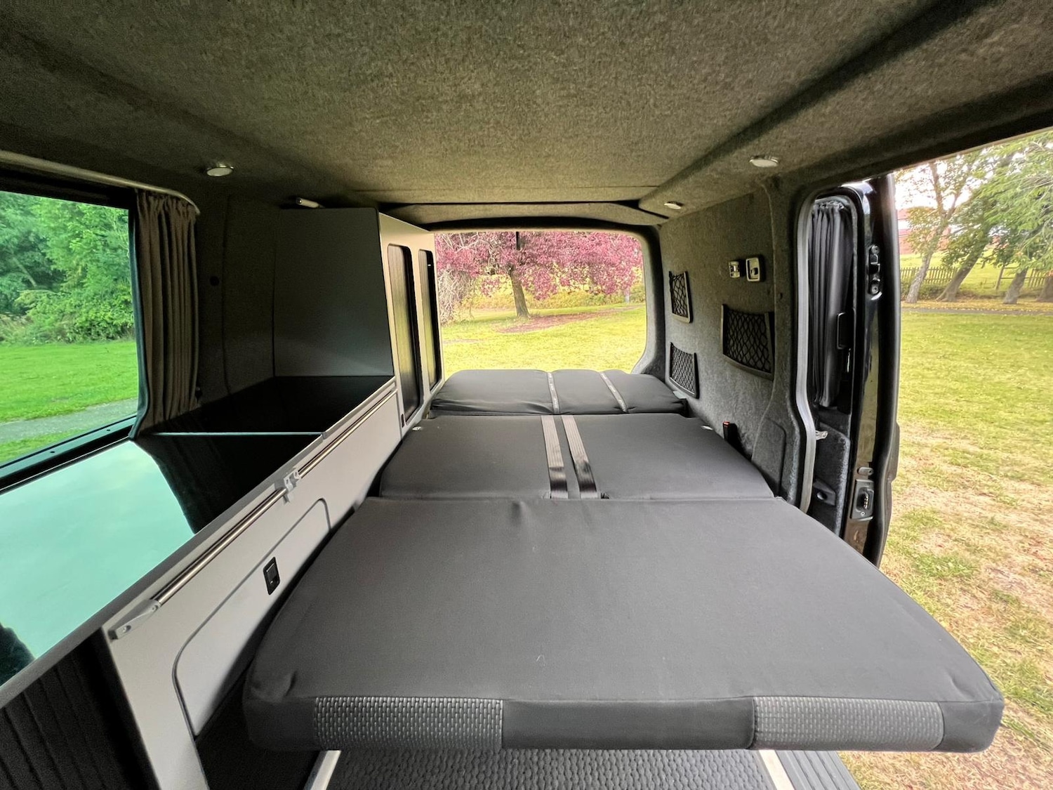 Used Volkswagen Transporter 2011 for sale - 76374498: Photo 4