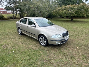 2005 (55) - 2.0 TDI PD Elegance 5dr