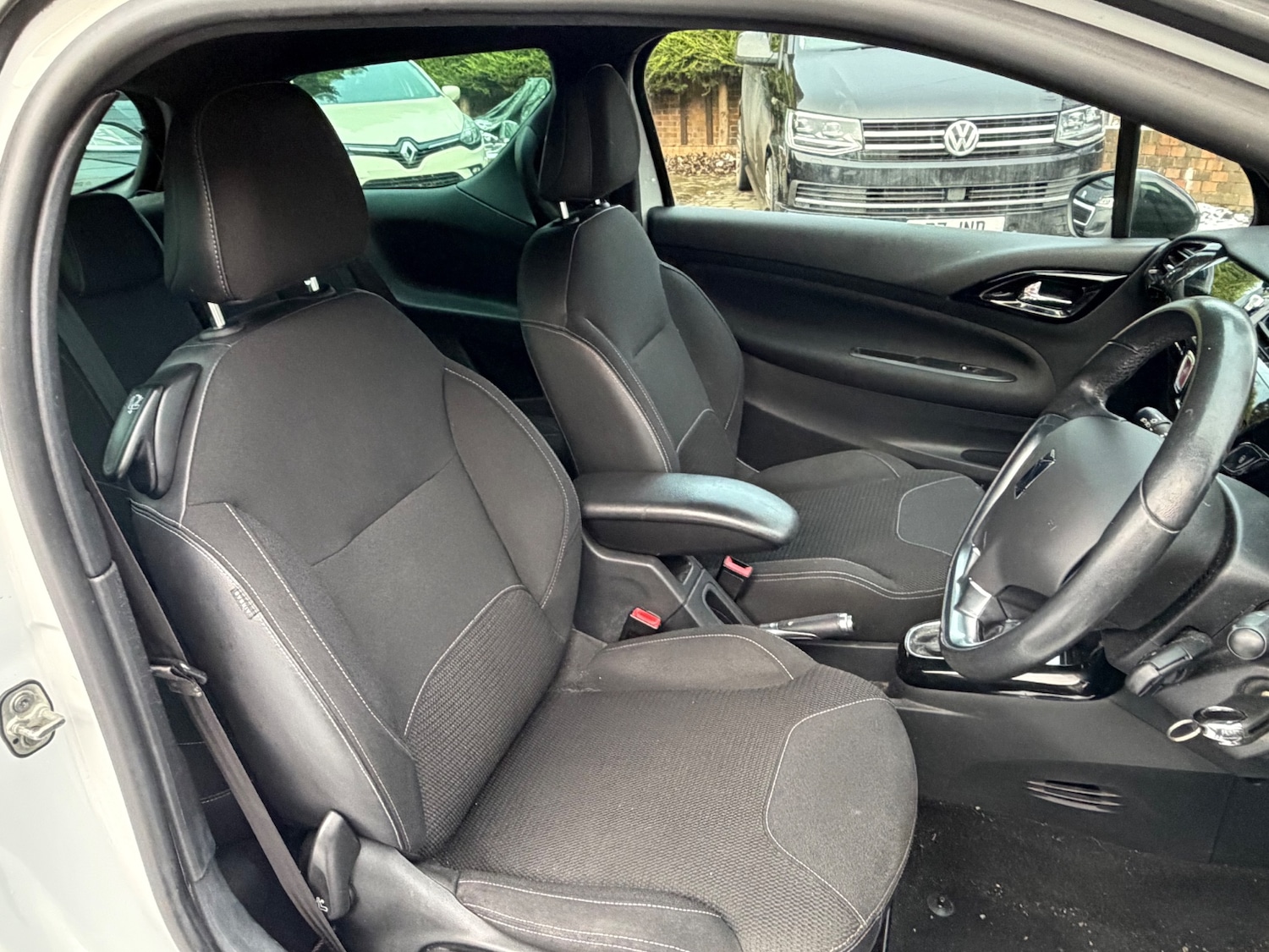 Used Citroen DS3 2012 for sale - 76640600: Photo 4