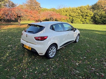 Used Renault Clio 2017 for sale - 76407701: Photo