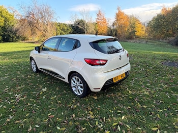 Used Renault Clio 2017 for sale - 76407701: Photo
