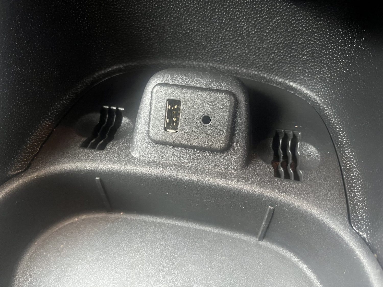 Used Vauxhall Corsa 2013 for sale - 77516135: Photo 10