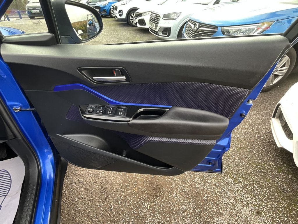 Used Toyota C-HR 2017 for sale - 76234372: Photo 17