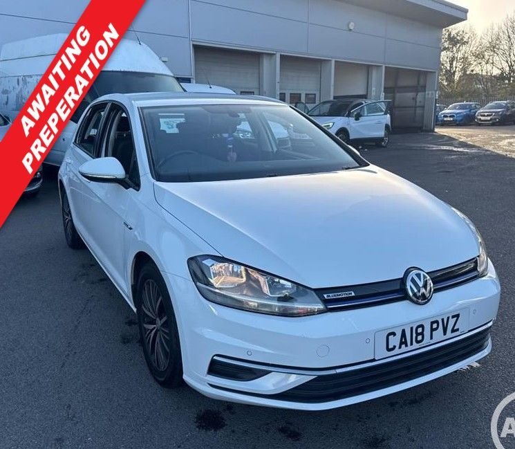 Used Volkswagen Golf 2018 for sale - 76632327: Photo 1