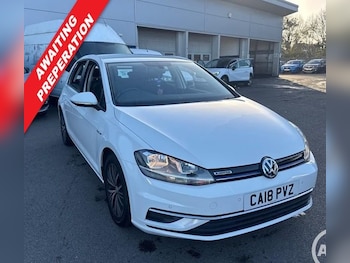Used Volkswagen Golf 2018 for sale - 76632327: Photo