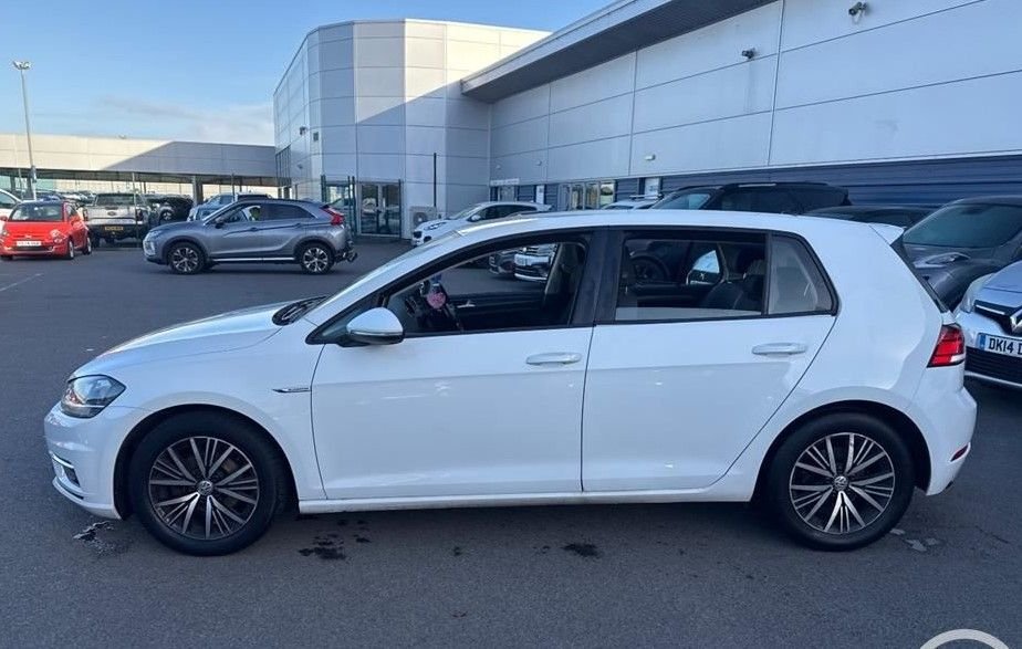 Used Volkswagen Golf 2018 for sale - 76632327: Photo 3