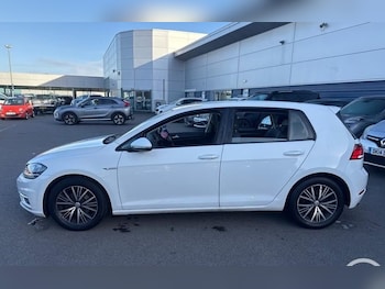 Used Volkswagen Golf 2018 for sale - 76632327: Photo