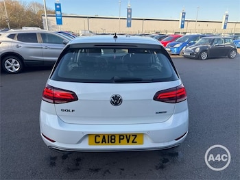 Used Volkswagen Golf 2018 for sale - 76632327: Photo