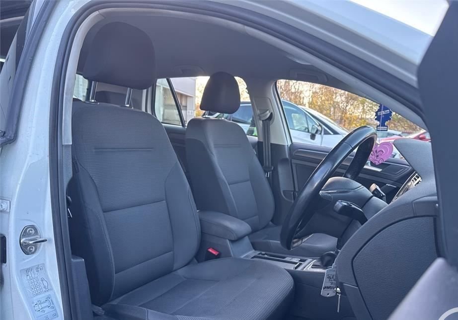 Used Volkswagen Golf 2018 for sale - 76632327: Photo 5