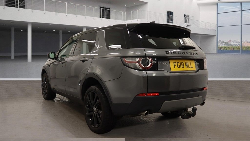 Used Land Rover Discovery Sport 2018 for sale - 76546953: Photo 3
