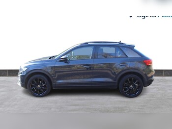 Used Volkswagen T-Roc 2021 for sale - 77009623: Photo
