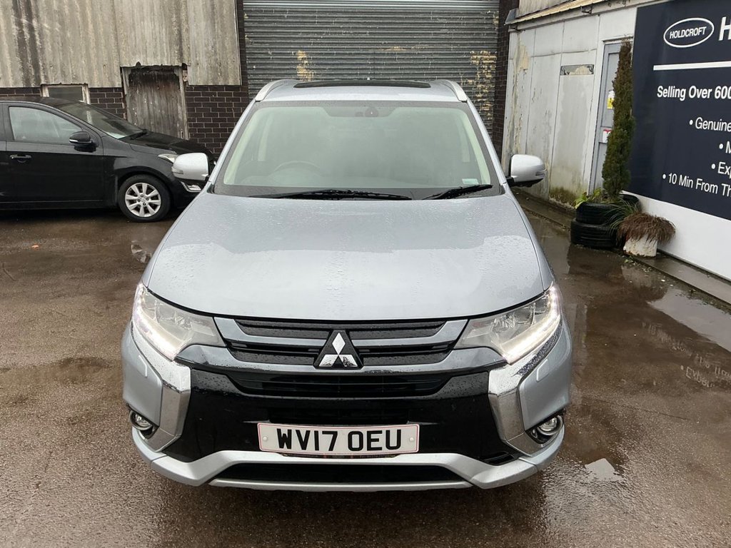 Used Mitsubishi Outlander 2017 for sale - 76632604: Photo 2