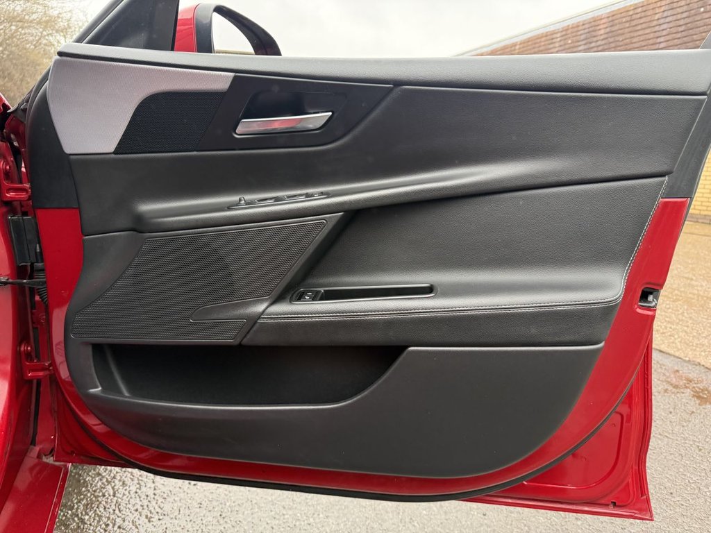 Used Jaguar XE 2017 for sale - 77990722: Photo 22