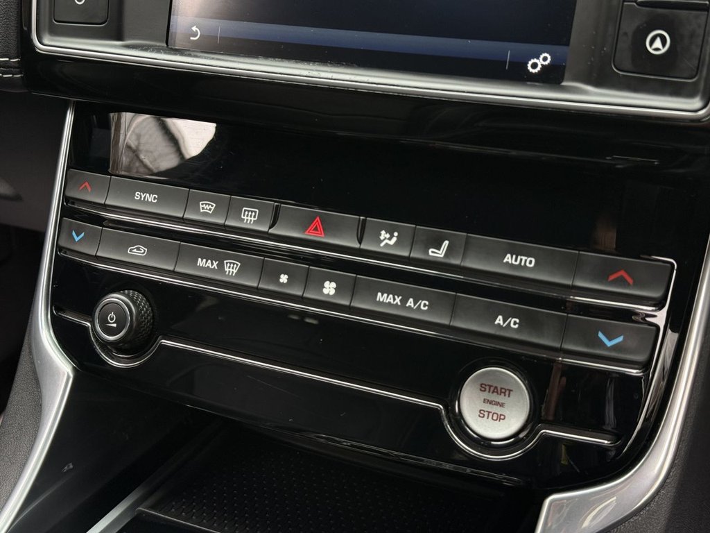 Used Jaguar XE 2017 for sale - 77990722: Photo 32