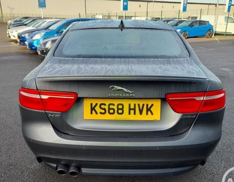 Used Jaguar XE 2018 for sale - 76582644: Photo 3