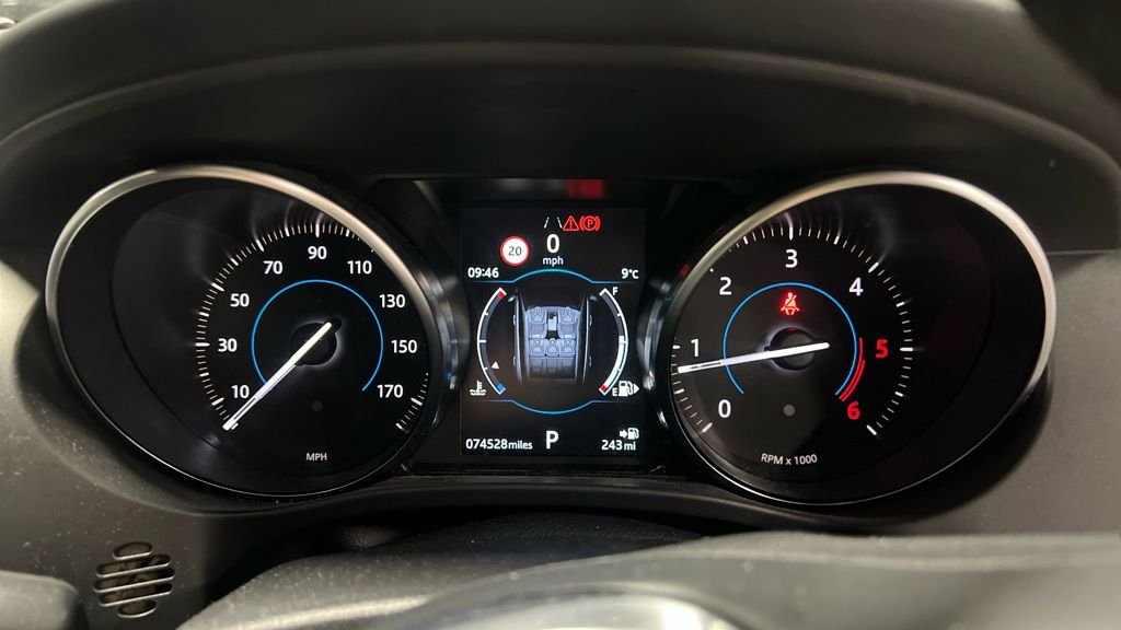 Used Jaguar F-Pace 2018 for sale - 76582633: Photo 10