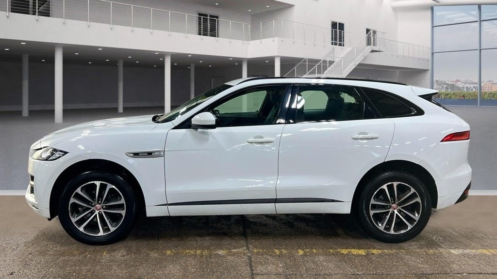 Used Jaguar F-Pace 2018 for sale - 76582633: Photo 6