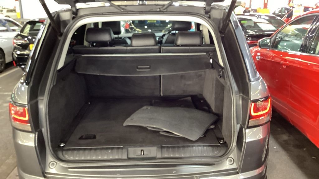 Used Land Rover Range Rover Sport 2017 for sale - 76654937: Photo 11