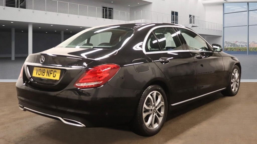 Used Mercedes-Benz C Class 2018 for sale - 77464064: Photo 4