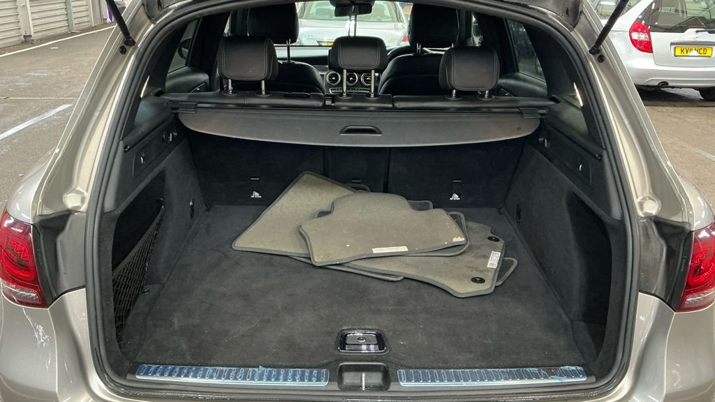 Used Mercedes-Benz GLC 2019 for sale - 77302752: Photo 13