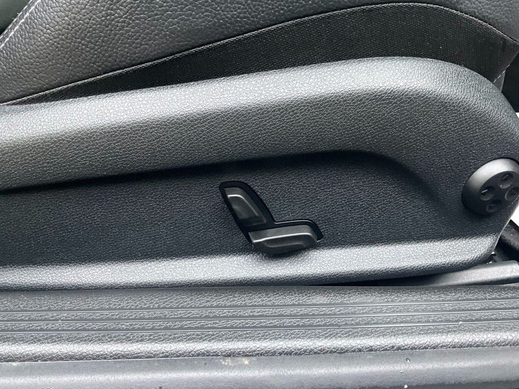 Used Mercedes-Benz C Class 2019 for sale - 77153230: Photo 20