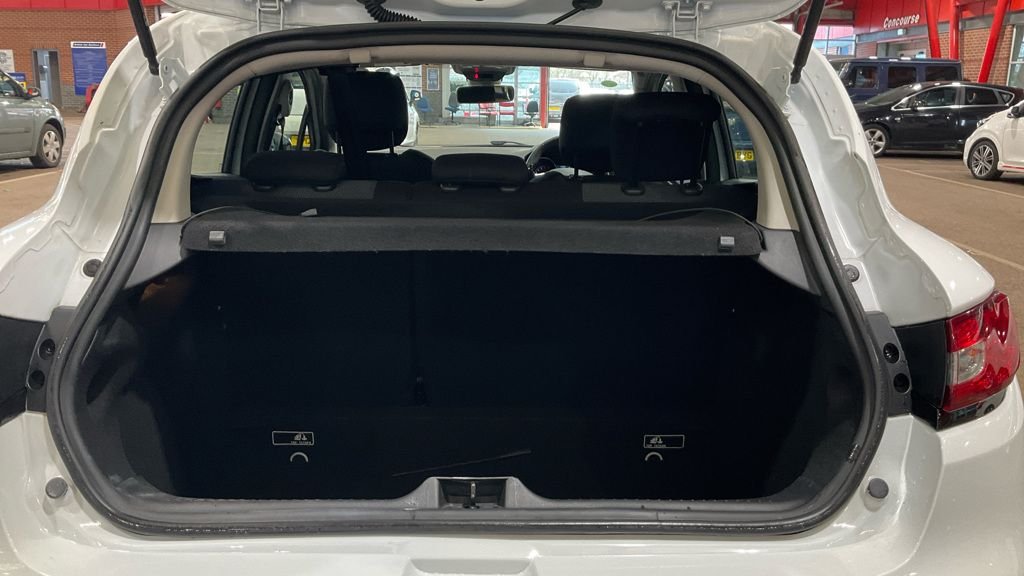 Used Renault Clio 2016 for sale - 77798180: Photo 13