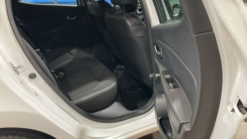 Used Renault Clio 2016 for sale - 77798180: Photo 14