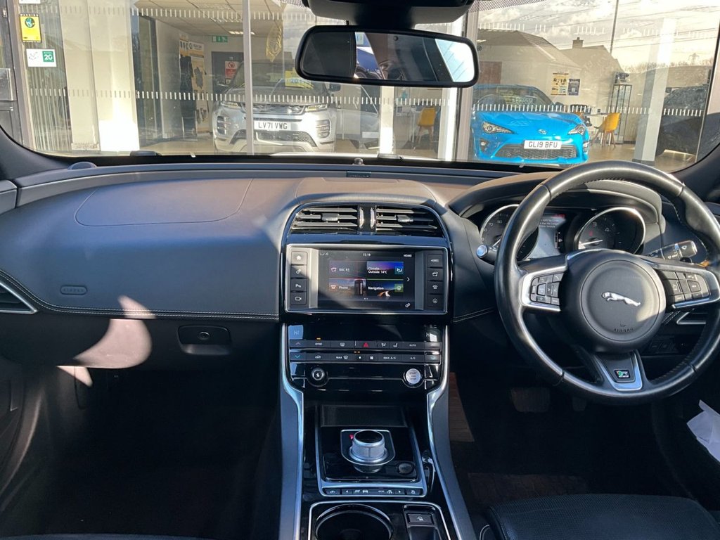 Used Jaguar XE 2015 for sale - 77798363: Photo 11