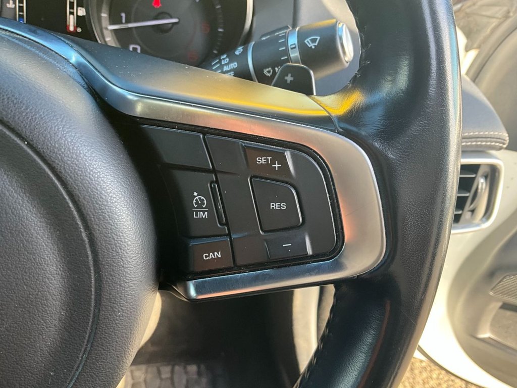 Used Jaguar XE 2015 for sale - 77798363: Photo 20