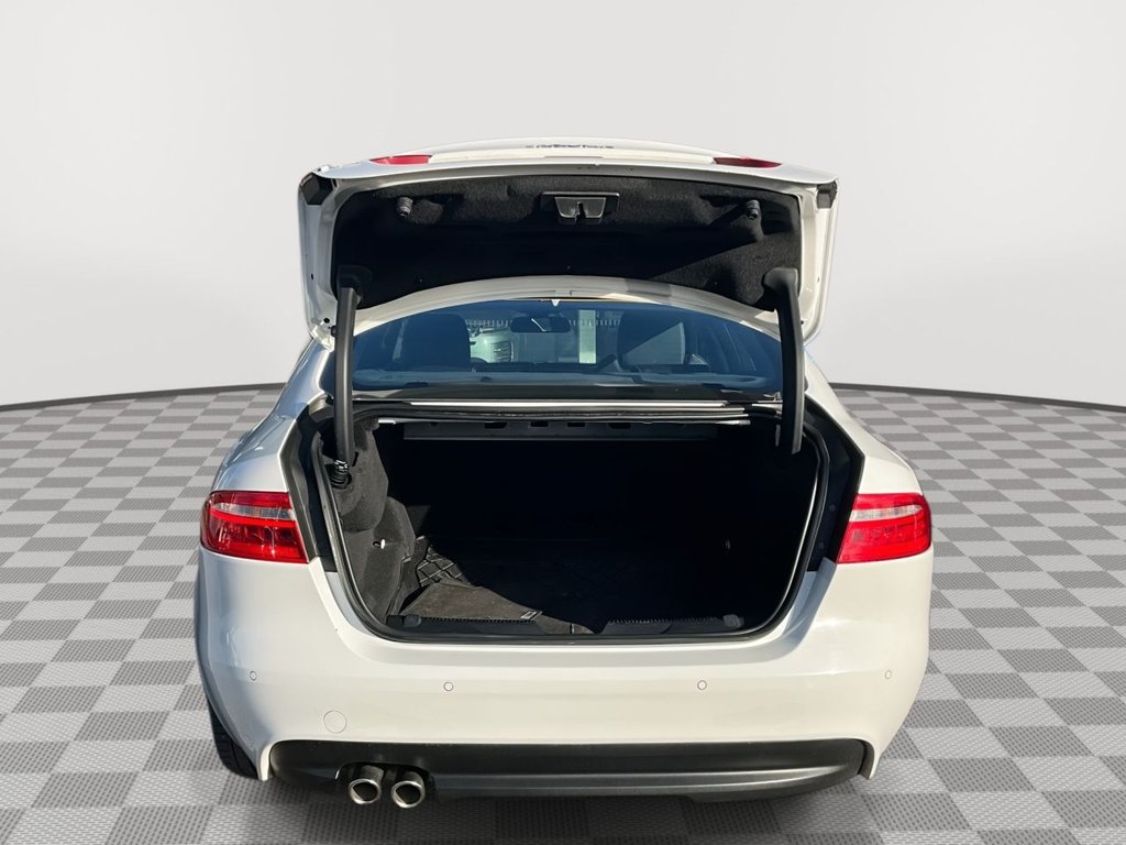 Used Jaguar XE 2015 for sale - 77798363: Photo 24