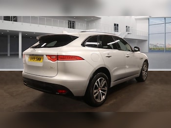 Used Jaguar F-Pace 2019 for sale - 77302198: Photo